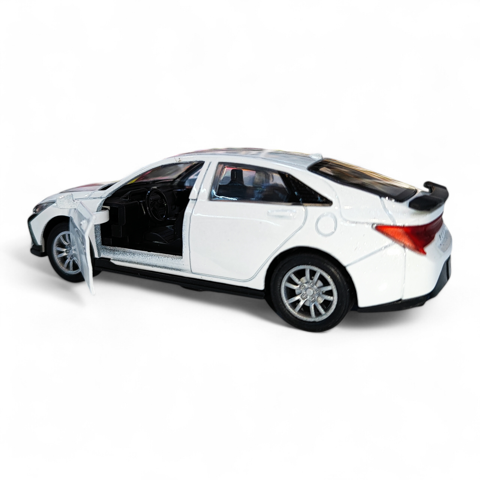 ماشین فلزی طرح النترا سفید